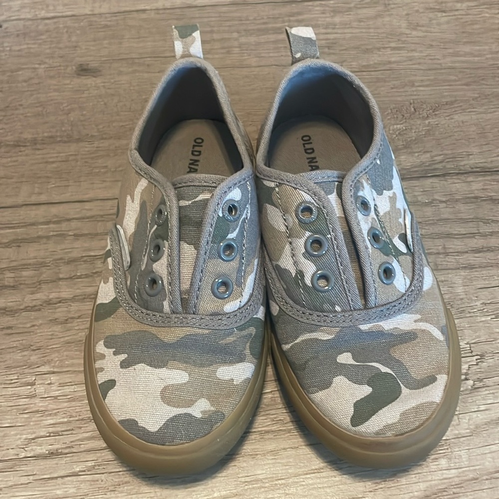 Camo slip ons